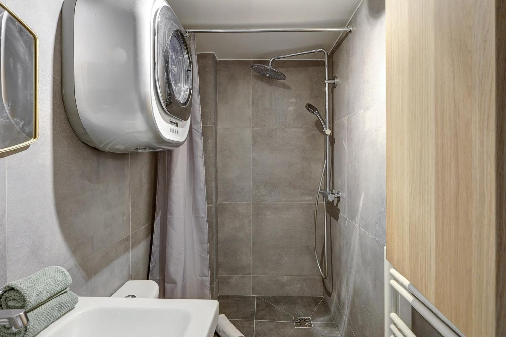 Apartment Near Place Des Vosges Appartamento *
